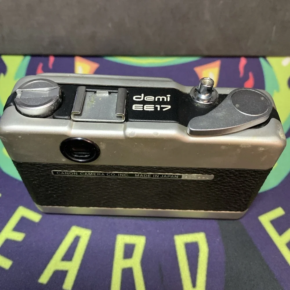 Vintage Canon Demi EE17 35mm Silver Half Frame Film Camera Nice B2